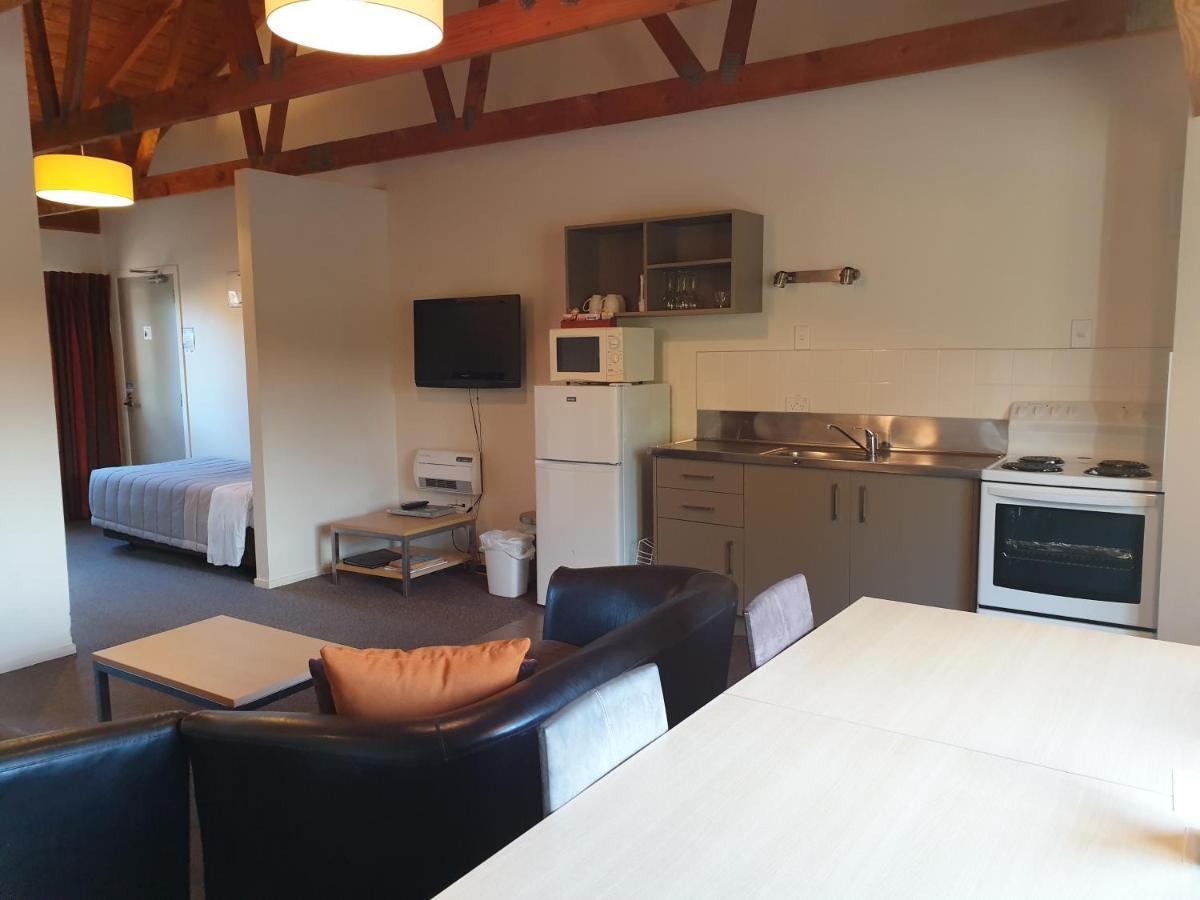 The Hobbit Motorlodge Ohakune Exterior photo