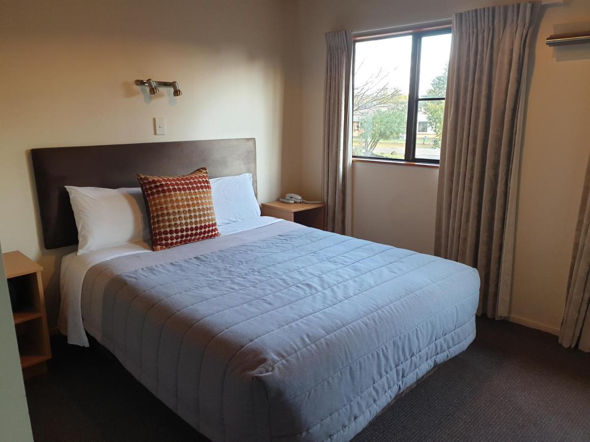 The Hobbit Motorlodge Ohakune Exterior photo
