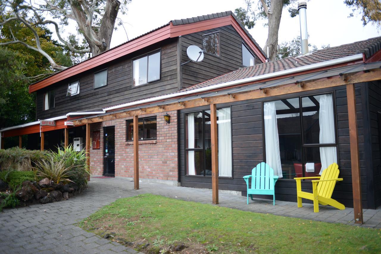 The Hobbit Motorlodge Ohakune Exterior photo