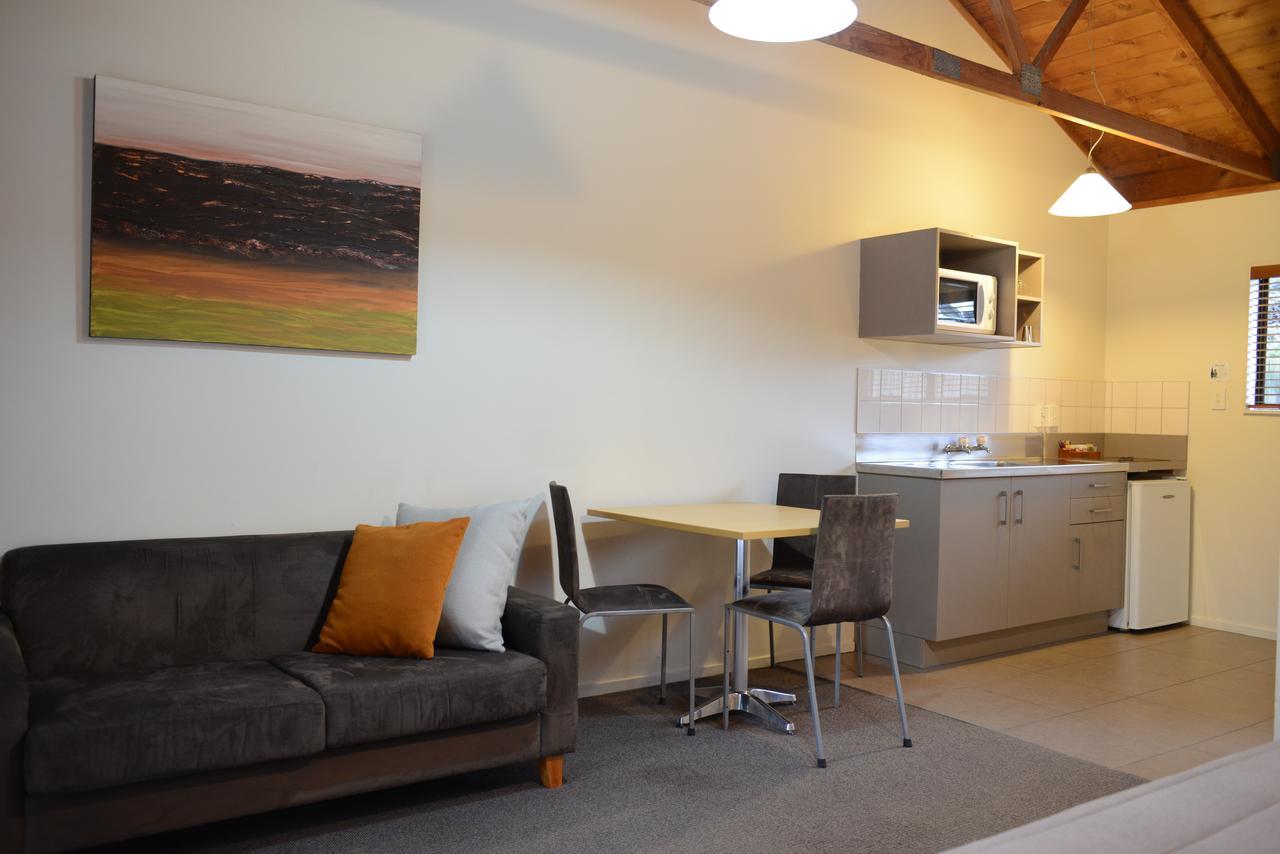The Hobbit Motorlodge Ohakune Exterior photo