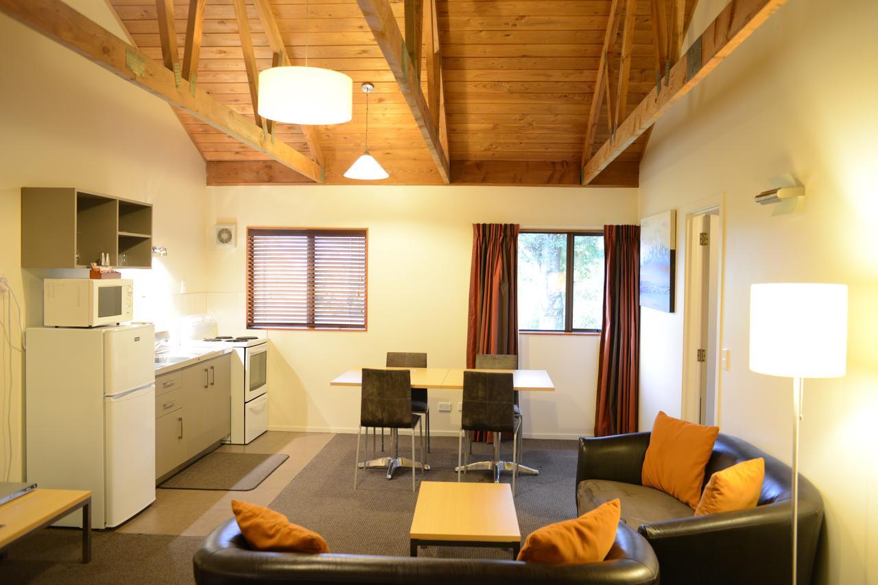 The Hobbit Motorlodge Ohakune Exterior photo