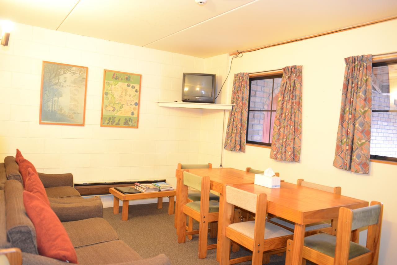 The Hobbit Motorlodge Ohakune Exterior photo